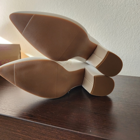 Sugar White Ankle Heeled Boots Size 8M - Picture 14 of 15